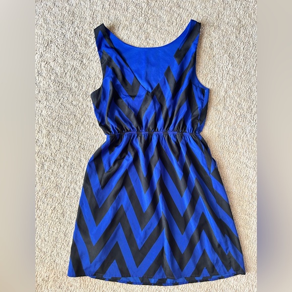 Everly Women's Black & Blue Chevron A Line Dress - SIZE SMALL - Picture 2 of 8
